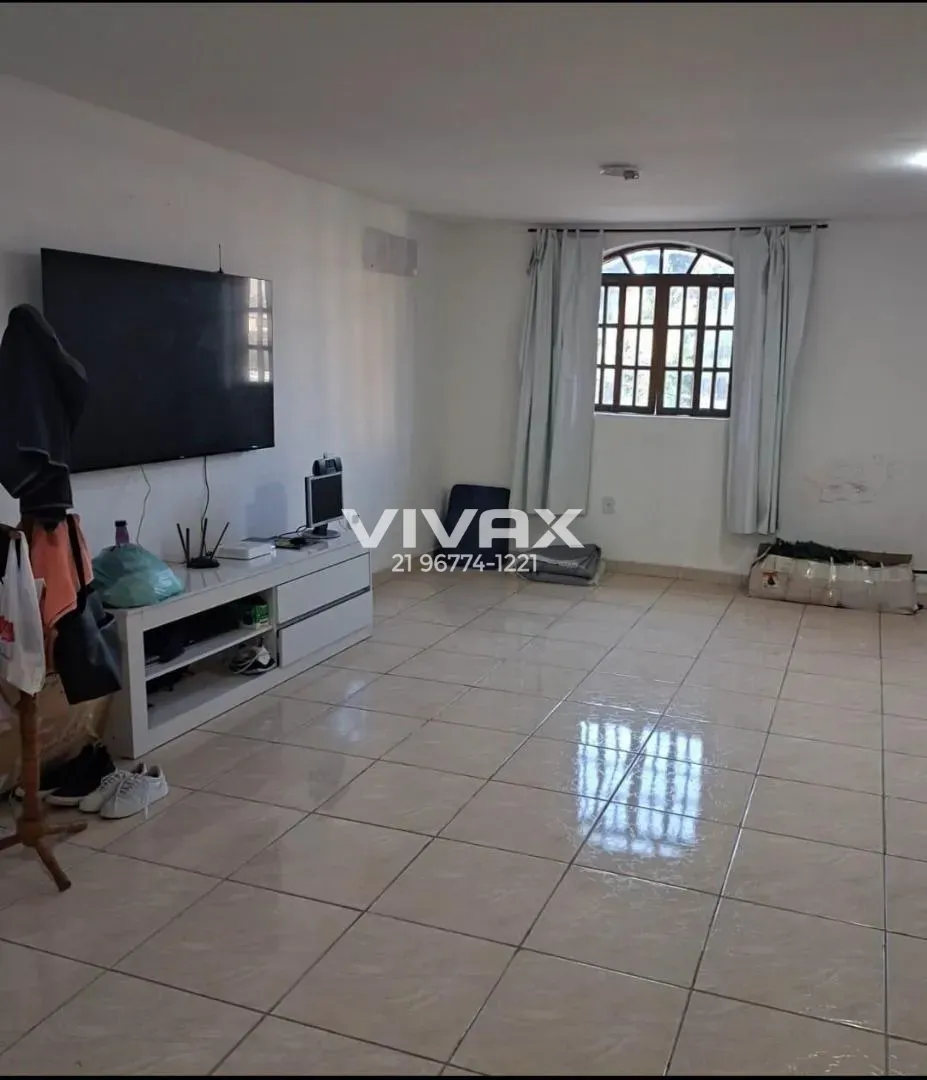 Garden in a 5-bedroom house, 415 m²