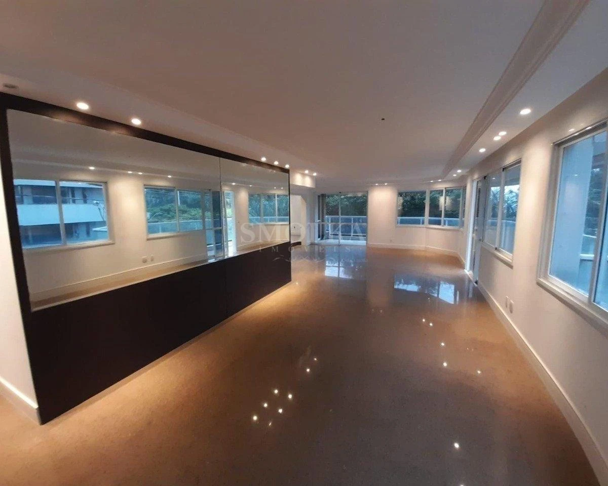 Ванна та 4 спальні: квартира 255 м² — photo 23