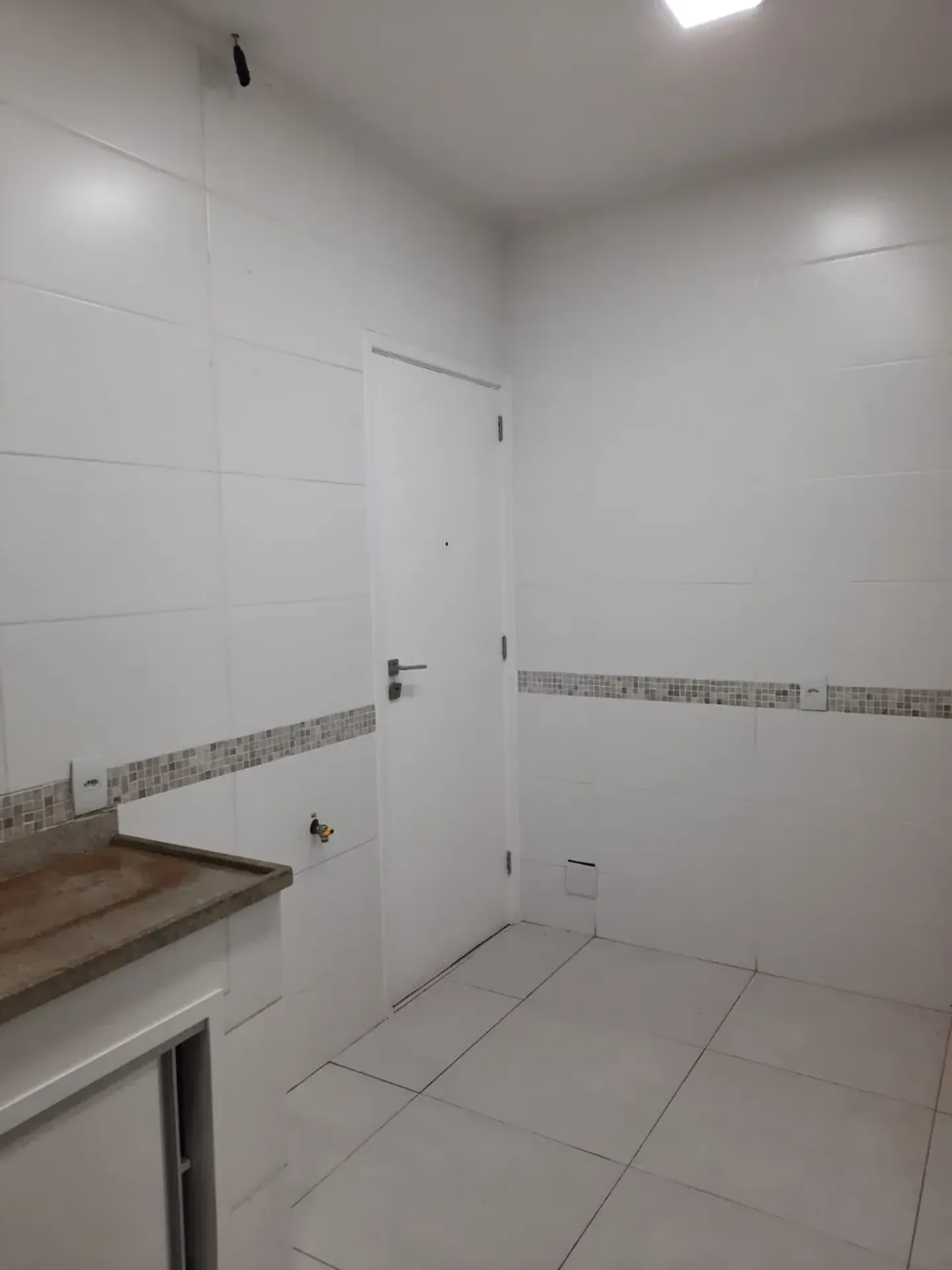 Квартира на 2-му поверсі з дерев'яною підлогою або ламінатом — photo 22