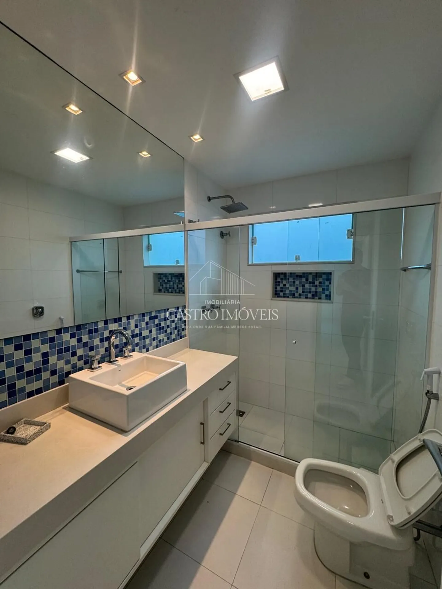 Furnished 715 m² house with 5 en-suites and 4 parking — photo 33