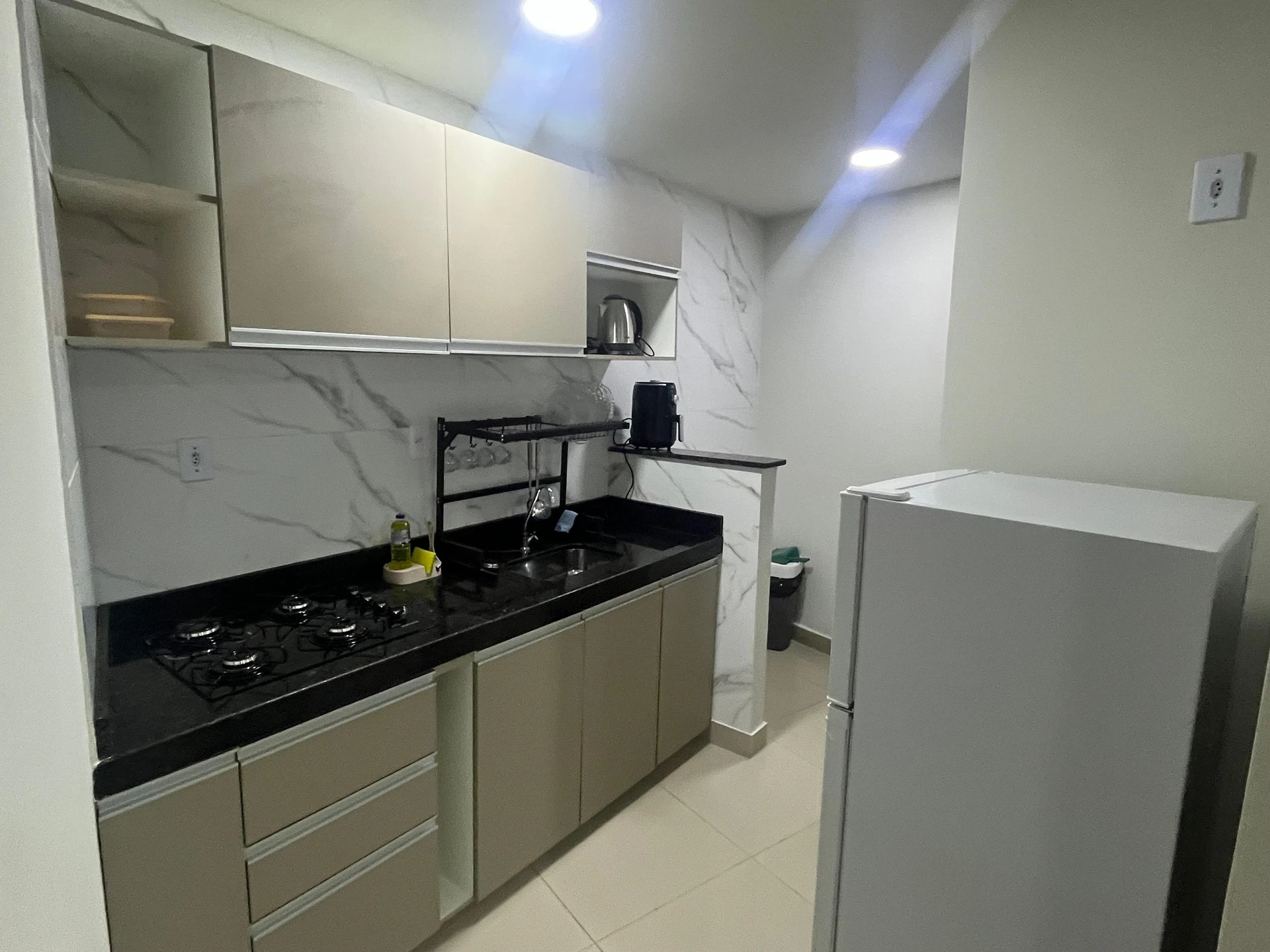 Furnished 2-bedroom apartment with built-in wardrobes — photo 11