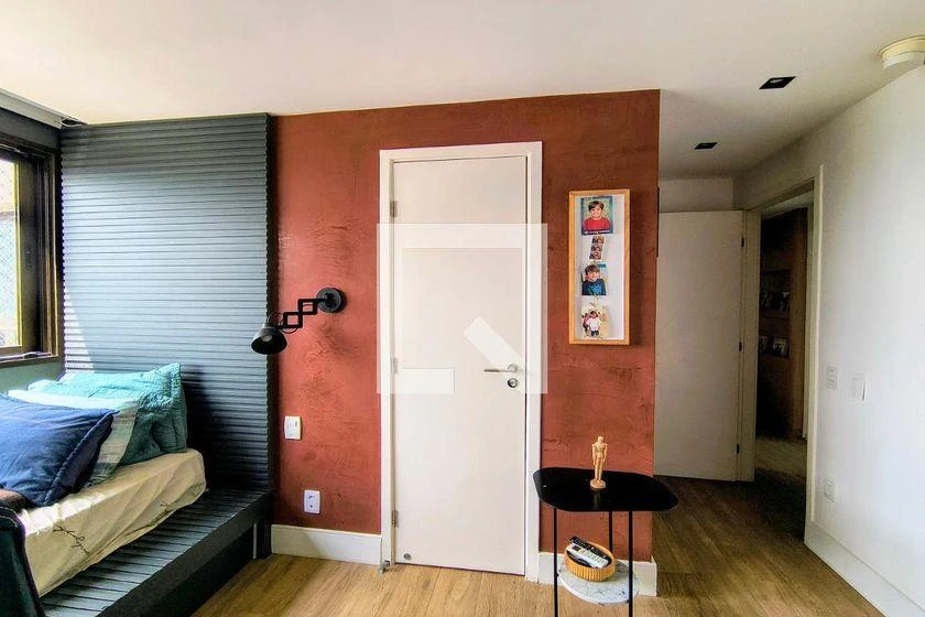 160 m² rental apartment with 4 en-suite rooms and balcony — photo 41