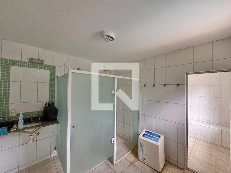 1000 m² house with a washing machine and a bathtub — photo 41