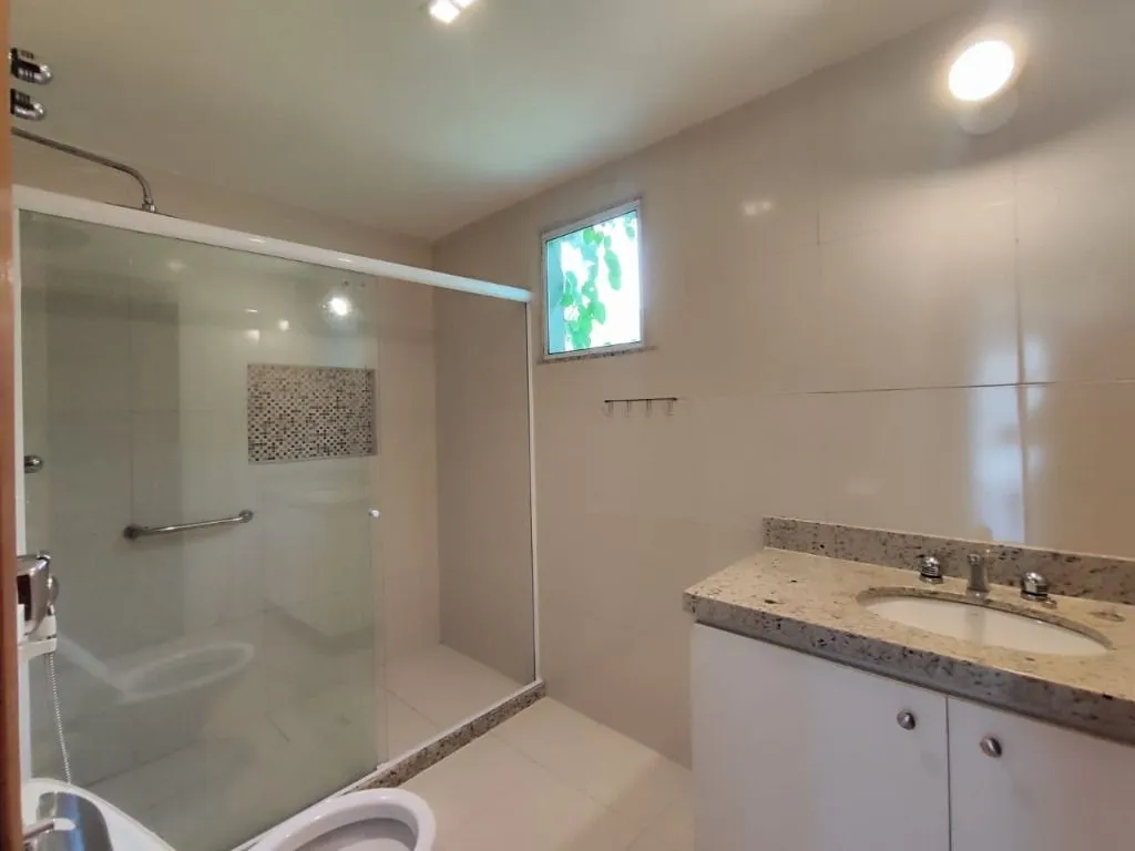 House with 5 bedrooms, 5 bathrooms, 400 m² — photo 24