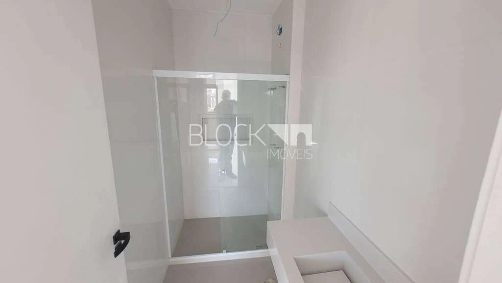 House with 5 en-suite bedrooms and private garden — photo 21