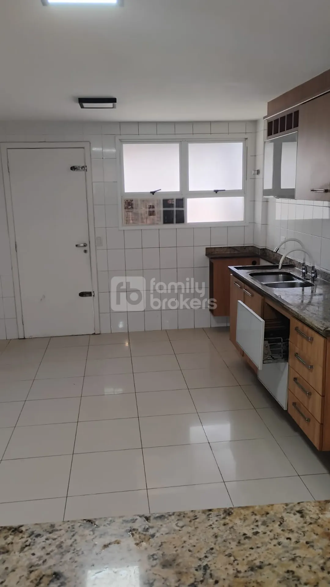 Casa, 300 m², com varanda gourmet — photo 20