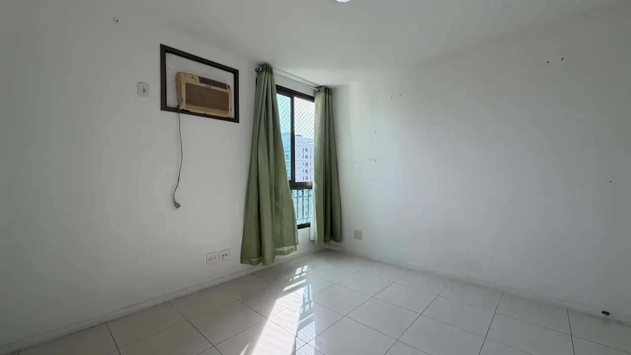157 m² apartment with 4 bedrooms, 3 baths, balcony — photo 35