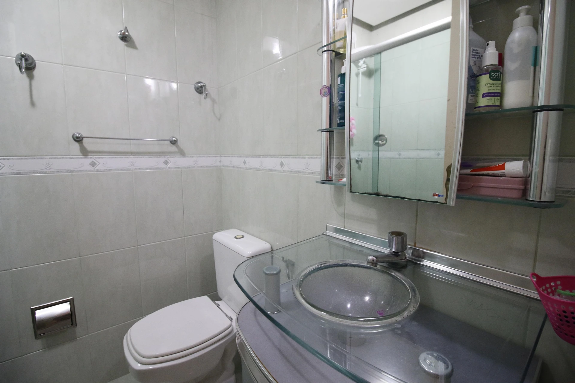 2-bedroom apartment in a building with a pool — photo 19