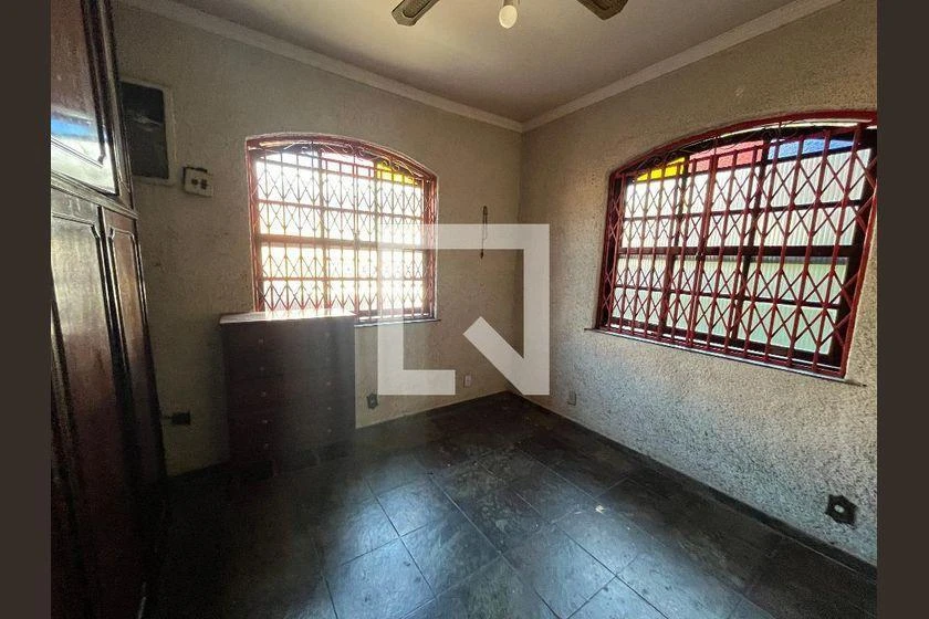 Rental house with 4 bedrooms and 600 m² — photo 36