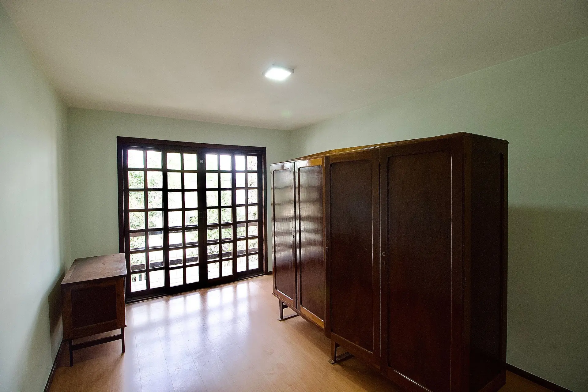 4-bedroom house with a garden in Curitiba — photo 8