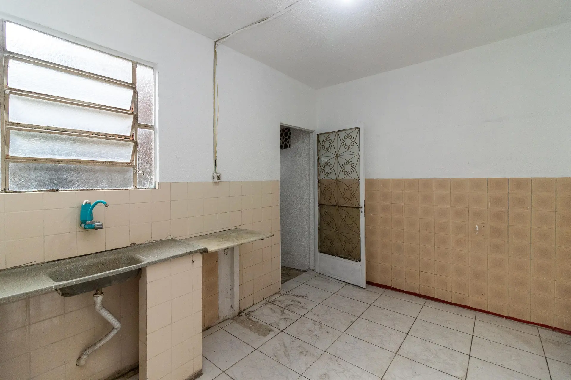 House with 2 bedrooms, 1 bathroom and 1 parking spot — photo 8