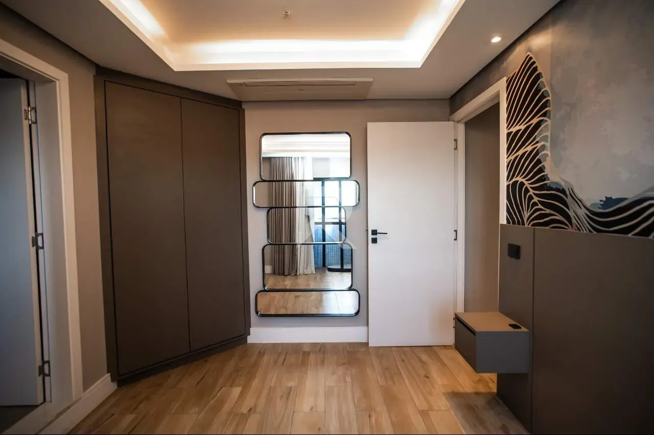 Apartment with 4 bedrooms, 3 en-suites and 463 m² — photo 41