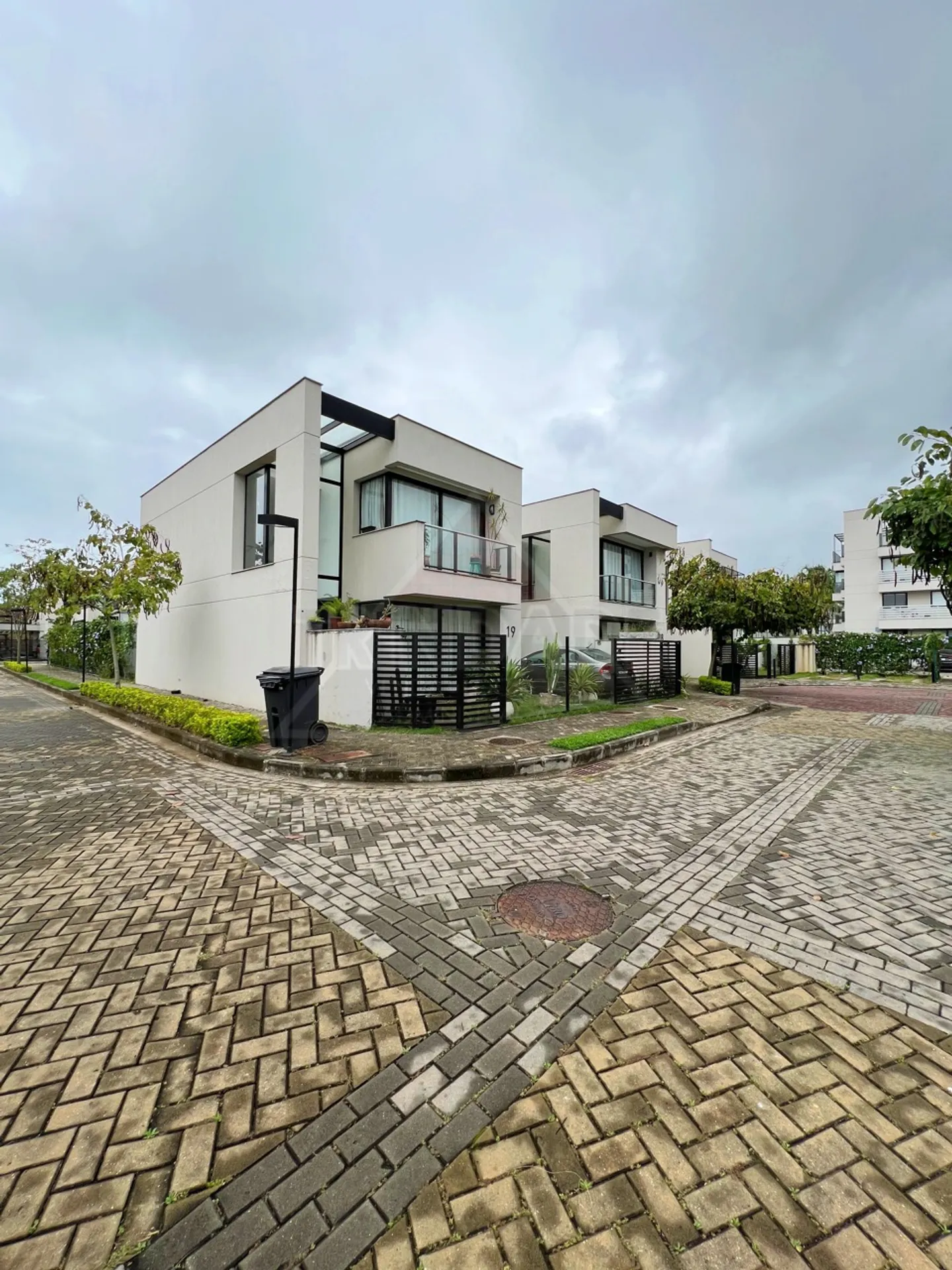 Casa com 3 suítes, 4 vagas e 366 m² — photo 18