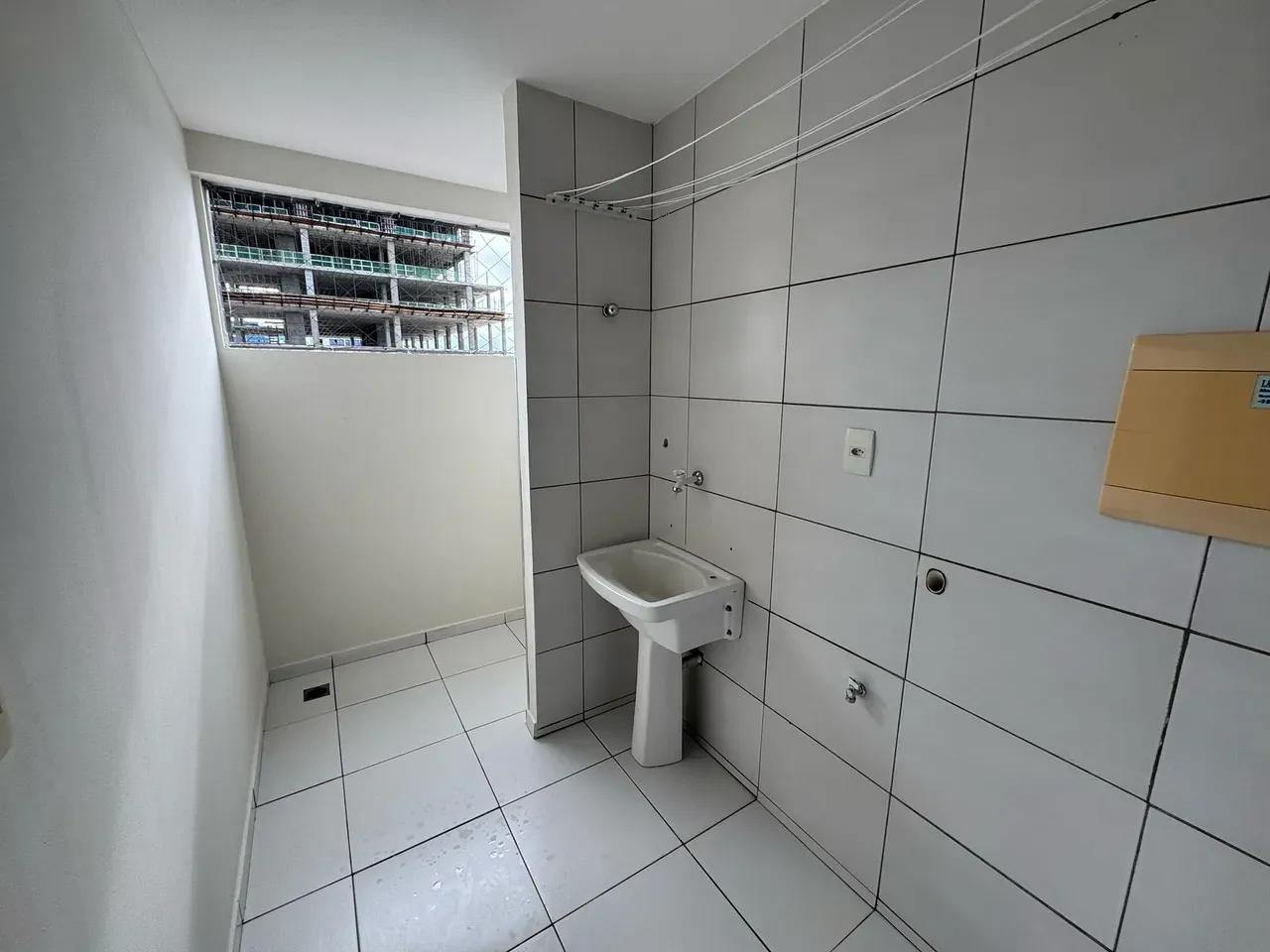 Unfurnished 100 m² apartment with 4 bedrooms and 2 en-suites — photo 23