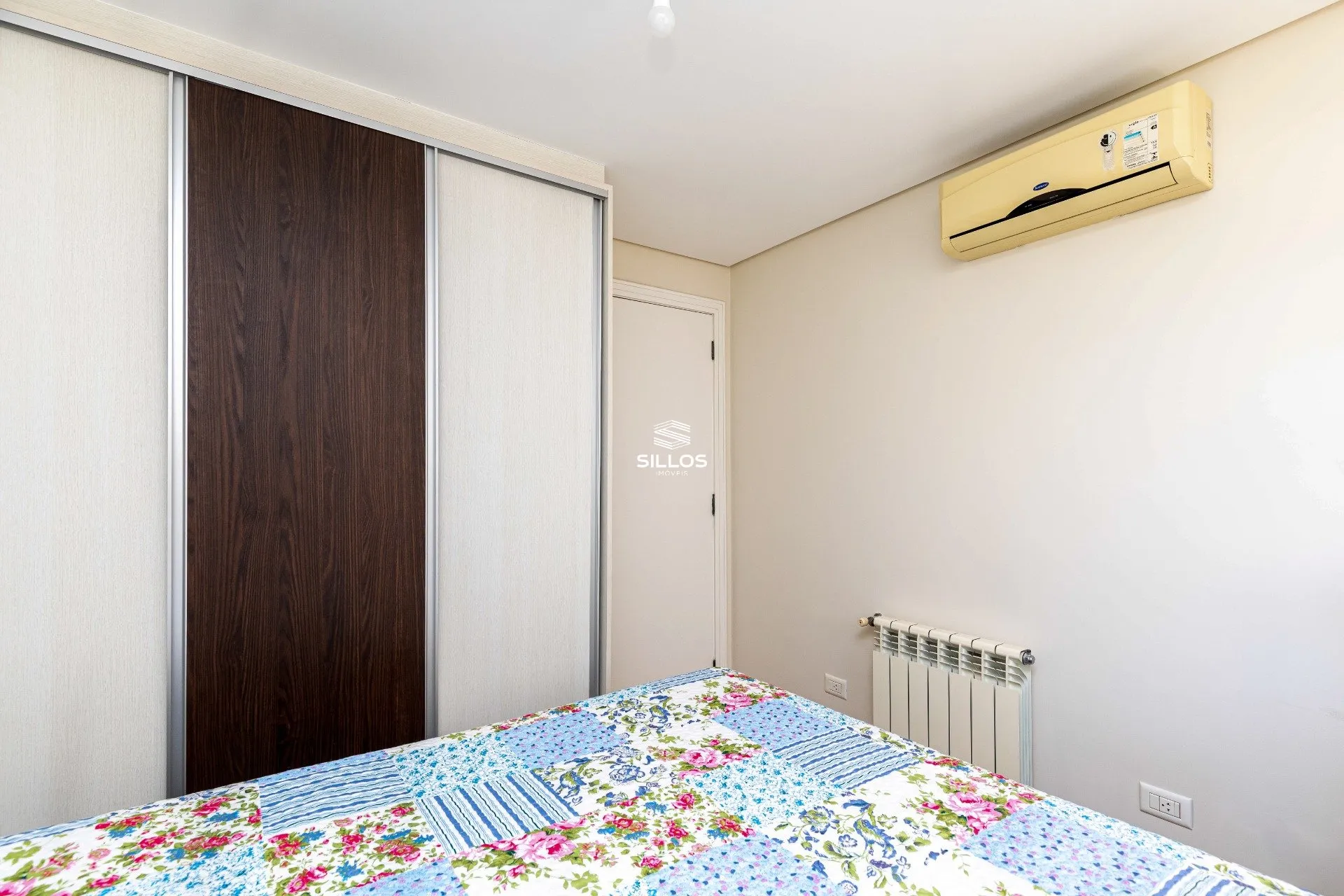 House with 4 bedrooms, 8 parking spaces in a condo — photo 27