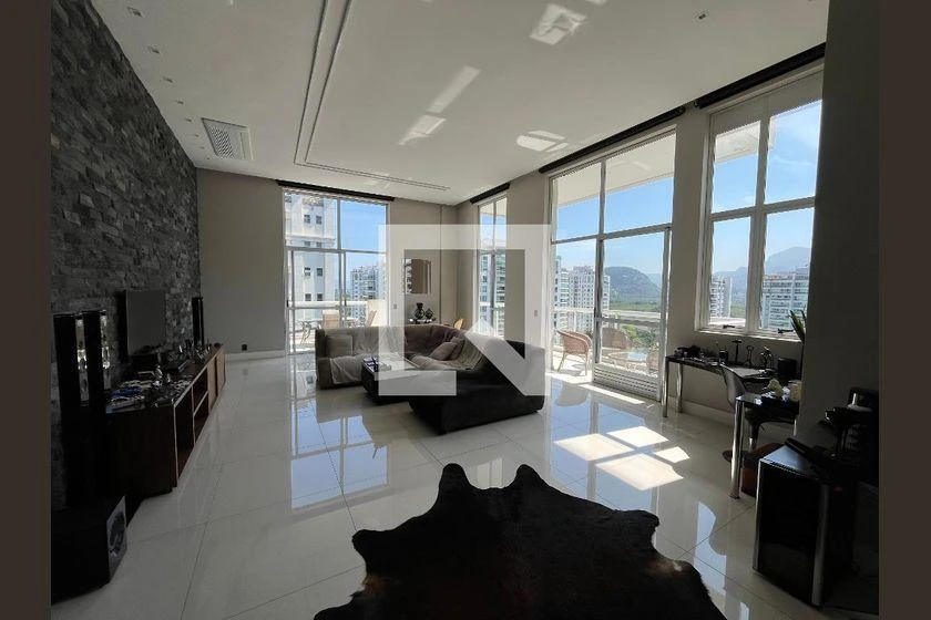 One-bedroom apartment with a mountain view — photo 13