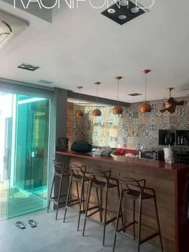 Condominium house with 3 en-suite bedrooms and 260 m² — photo 2