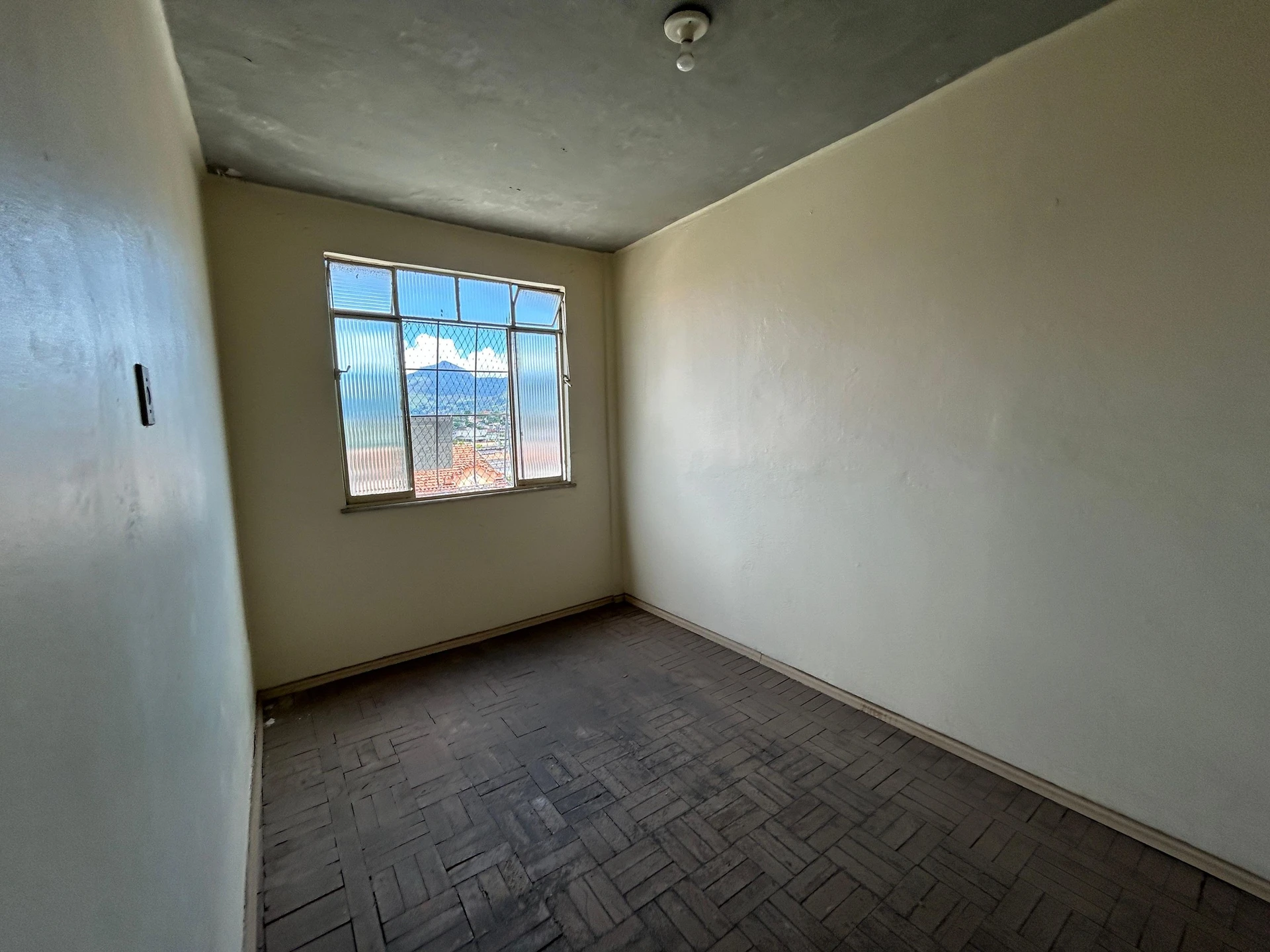 Apartamento sin amueblar con 1 dormitorio y suelo cerámico — photo 8