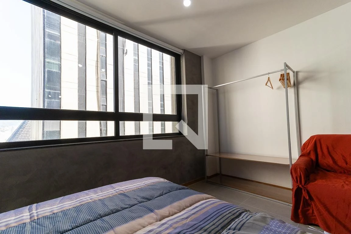 Furnished apartment, 32 m², with floor-to-ceiling windows — photo 18