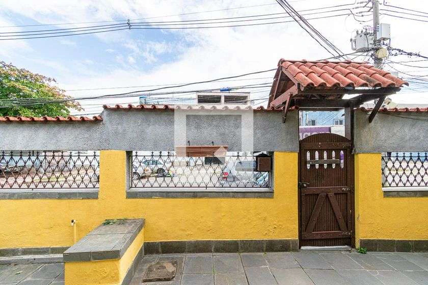 Furnished house with 5 bedrooms and 560 m² — photo 3