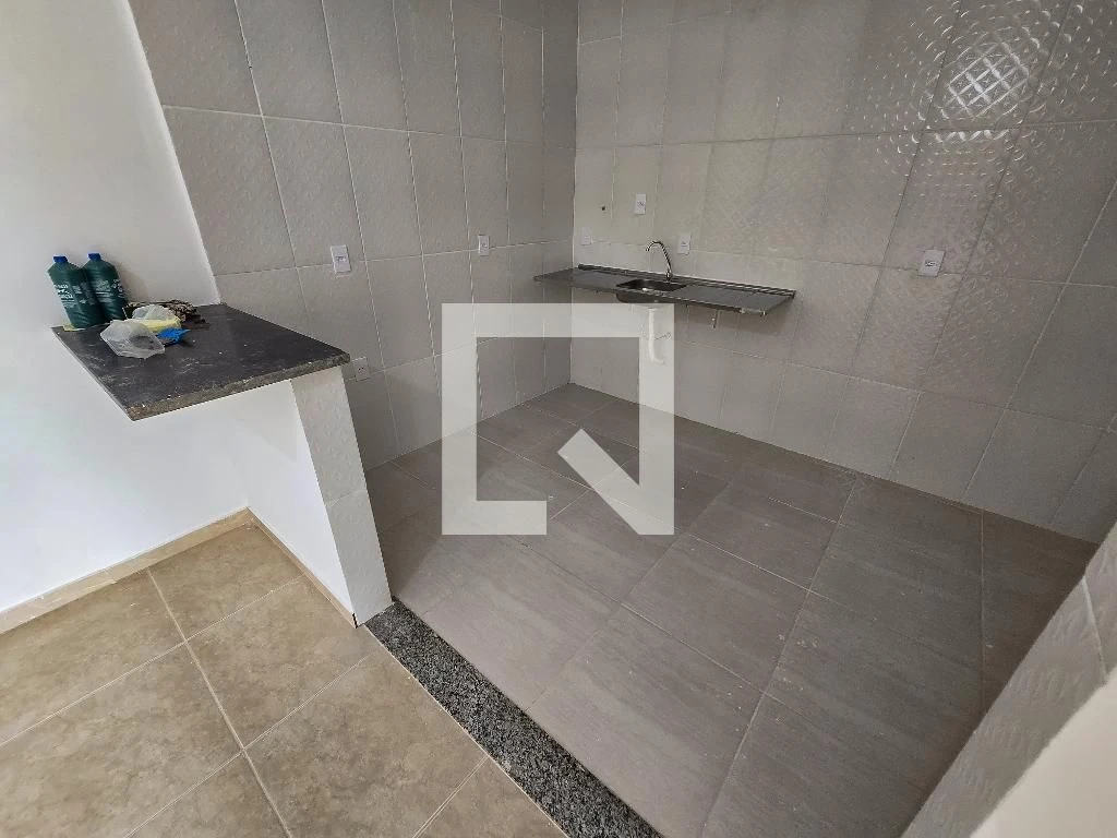 Apartment with 2 bedrooms and a glass-enclosed shower — photo 17