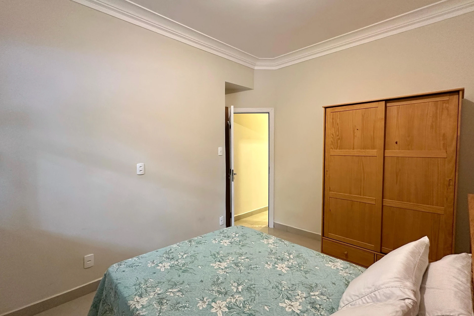 Furnished 1-bedroom apartment with 1 bathroom, no parking — photo 7