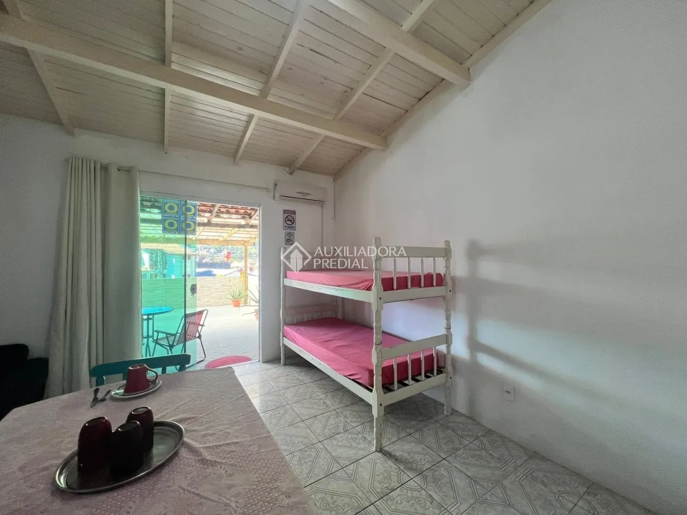 Furnished studio with 38 m², 1 bedroom and 1 bathroom