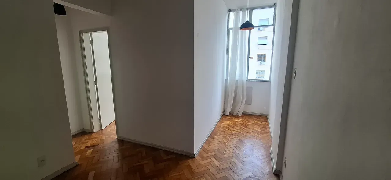 Apartment on the 7th floor with wood or laminate floors — photo 2