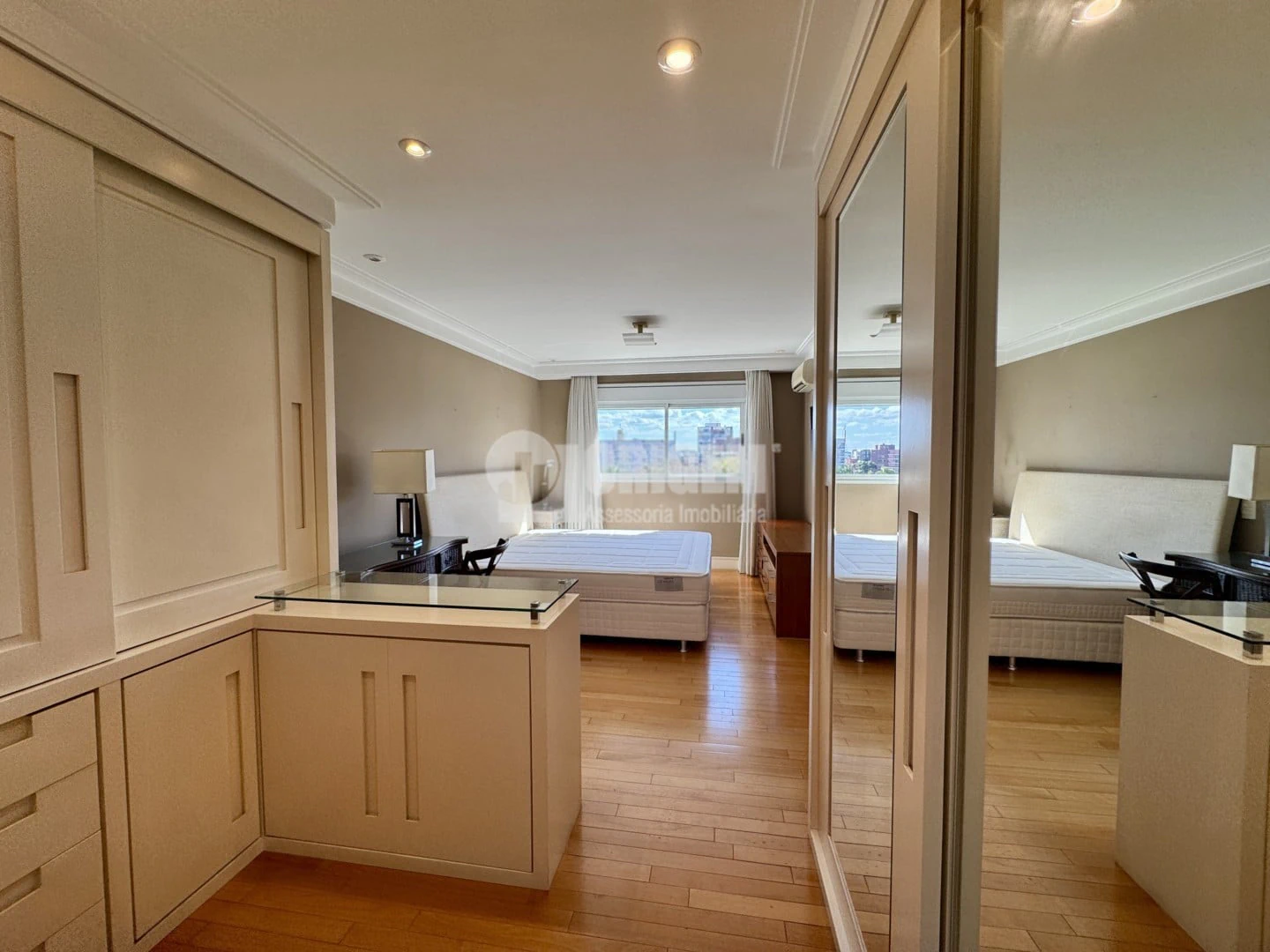 2-bedroom apartment with a bathtub in Curitiba — photo 20