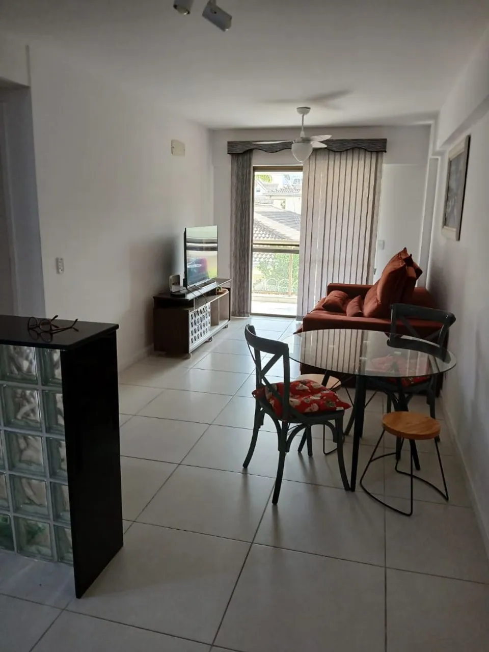 One-bedroom apartment in a building with a gym — photo 19