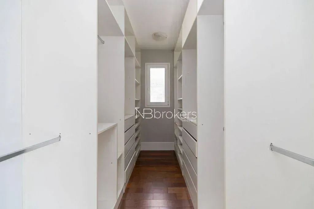 Furnished house with 4 bedrooms and a private garden — photo 43