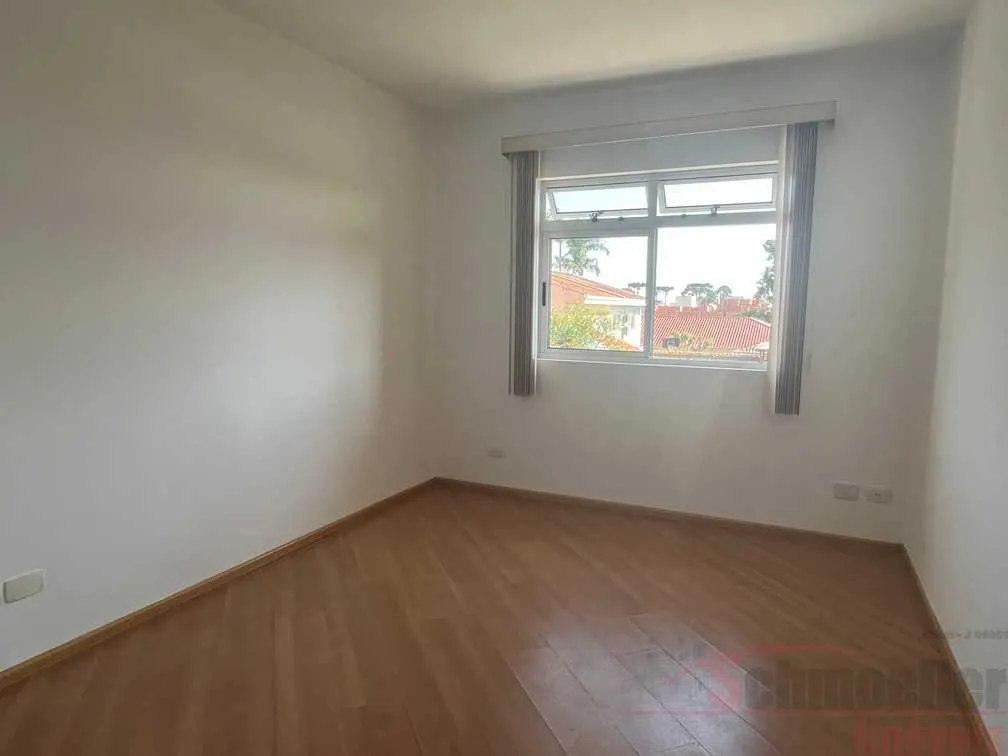 Sobrado com 3 dormitórios e churrasqueira privativa — photo 27