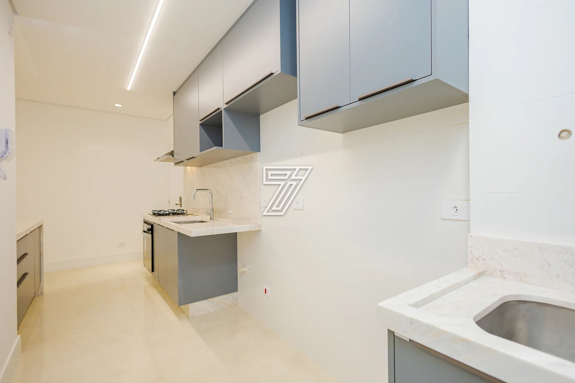 2-bedroom apartment with suite, open kitchen and 2 parking — photo 9