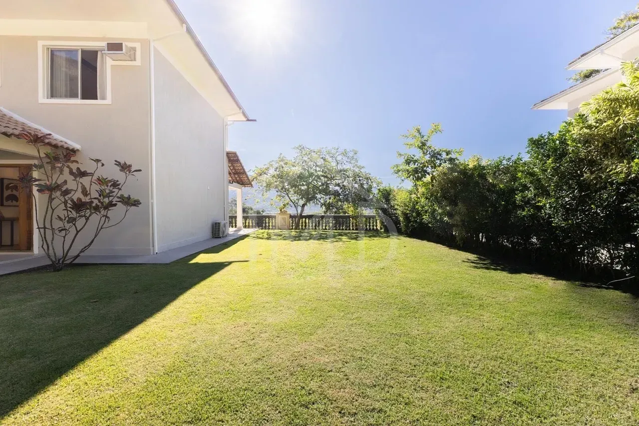 Furnished house with 4 bedrooms and 5 bathrooms — photo 28