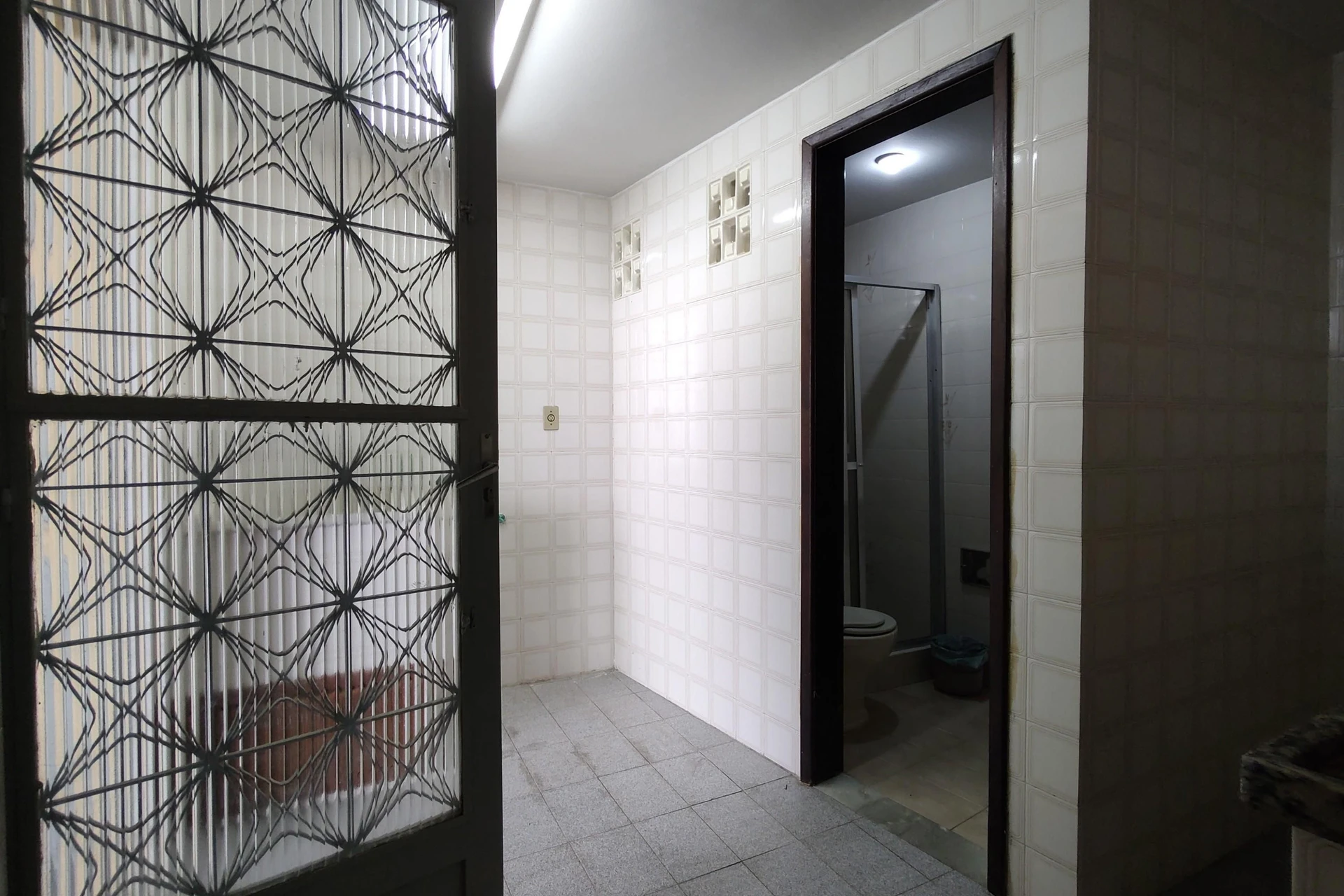 Jacuzzi y 3 dormitorios: casa de 742 m² — photo 78