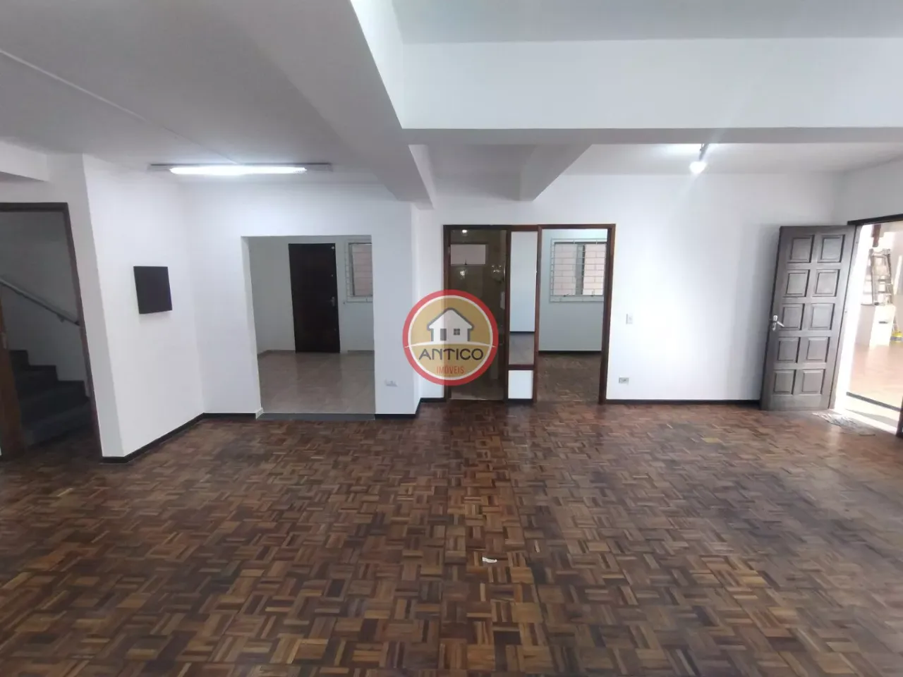 380 m² house with a separate closed kitchen and 5 bedrooms — photo 18