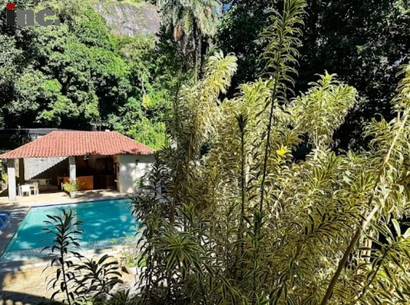 Casa neocolonial con 4 dormitorios y 3 suites — photo 14
