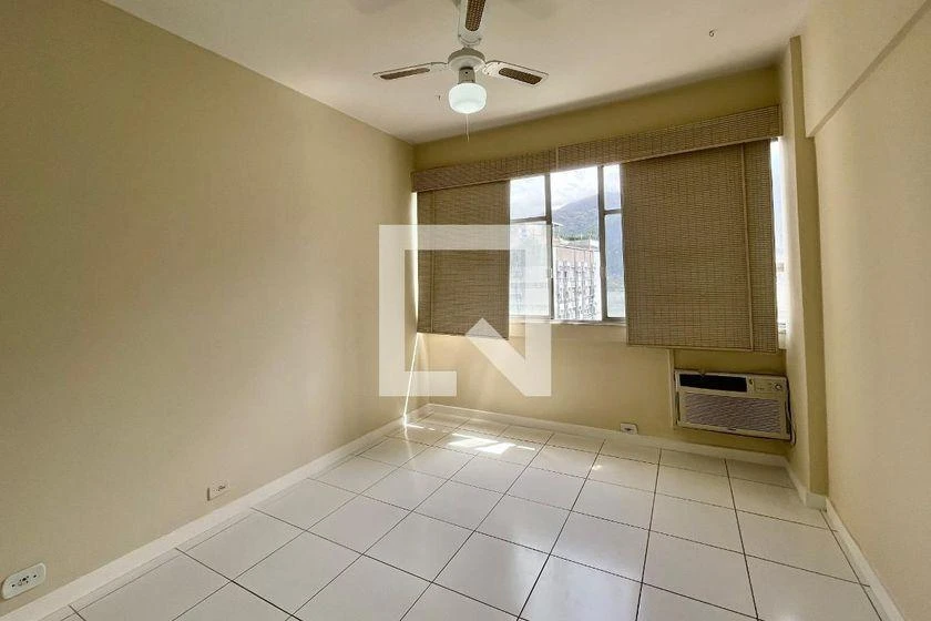 Apartamento de 2 quartos com cozinha fechada — photo 13