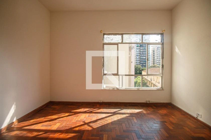 1 quarto e piso de madeira ou laminado: apartamento de 21 m² — photo 8