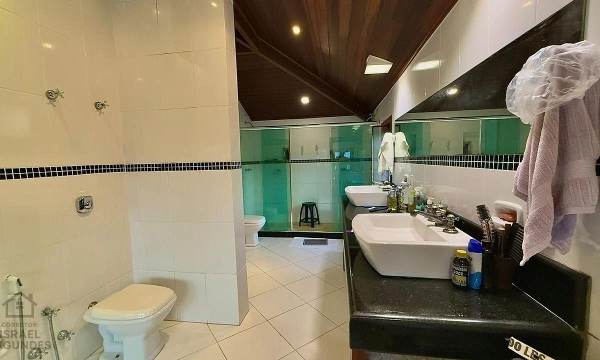 Furnished house with 6 bedrooms and 6 parking spots — photo 29