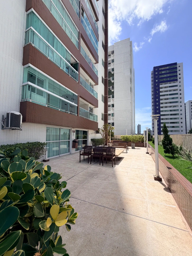 58 m² apartment with 2 bedrooms, suite and laundry area — photo 4
