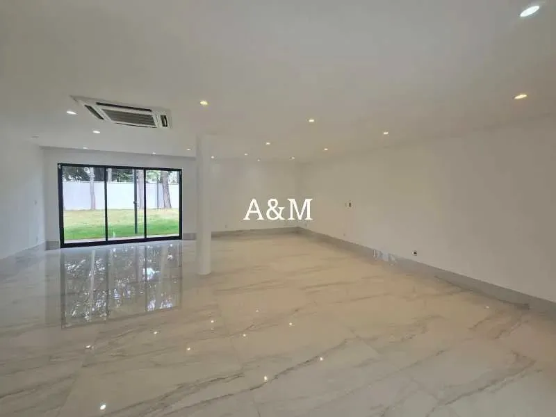 Casa com 4 quartos e 5 banheiros, 4 vagas — photo 3