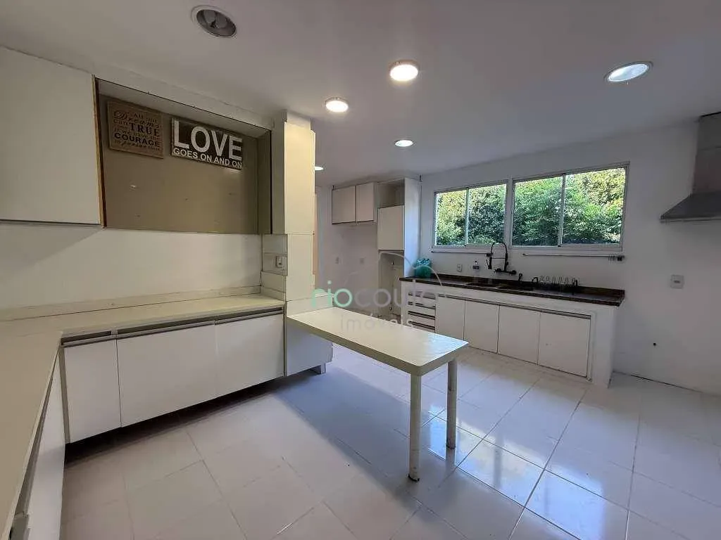 Casa com 5 quartos, 990 m² e 2 vagas, perto das janelas — photo 32