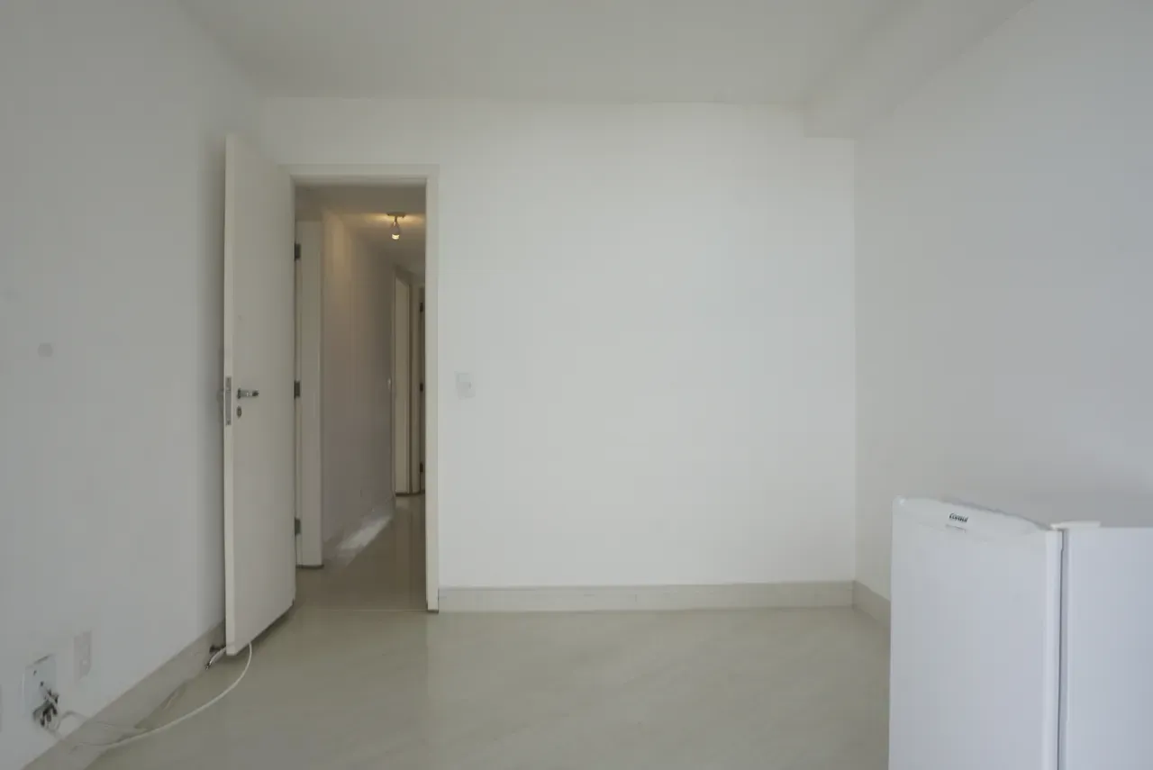 Unfurnished apartment with 4 bedrooms and 3 parking spots — photo 18