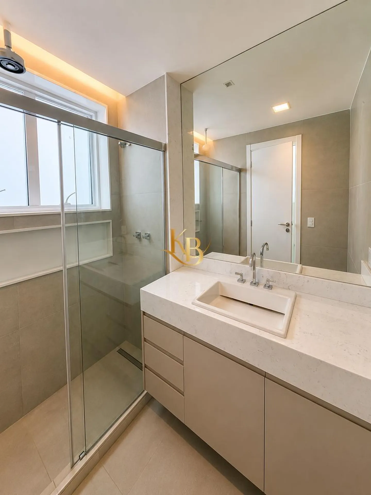Unfurnished apartment with 4 bedrooms, 5 baths and 4 parking — photo 12