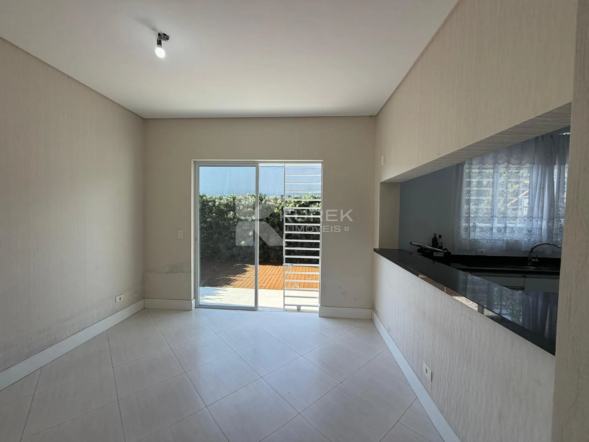 Garden in a 4-bedroom house, 380 m² — photo 17