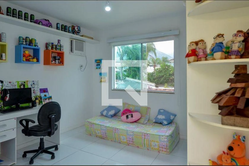 380 m² house with 4 bedrooms and air conditioning — photo 23