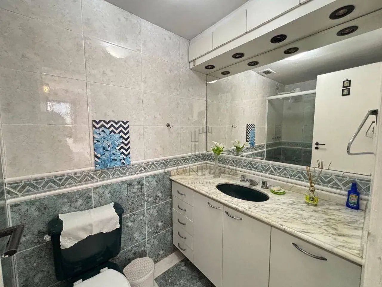 Furnished apartment with 2 bedrooms and 2 bathrooms — photo 17