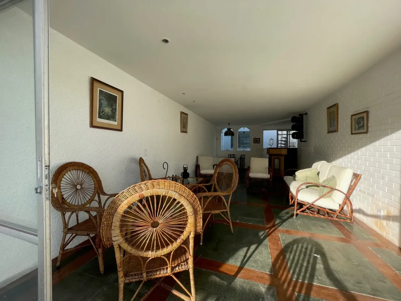 Furnished apartment with 4 bedrooms and a closed kitchen — photo 14
