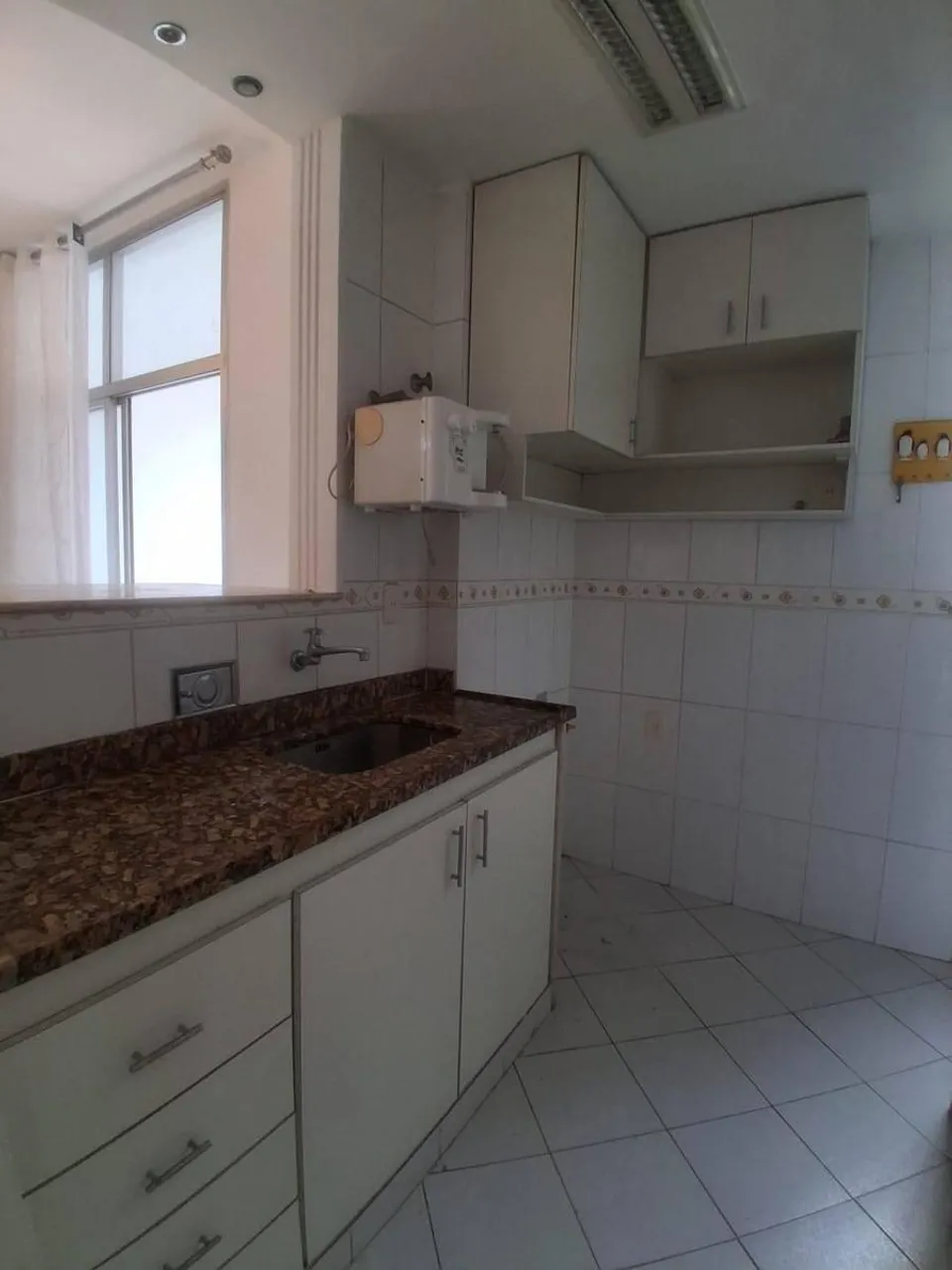 2-bedroom apartment in a building with a gym — photo 2